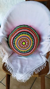 Capa de Almofada Mandala Neon em Crochê - Artesanato e Personalizados