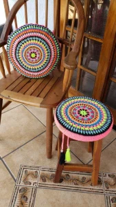 Capa de Almofada Mandala Neon em Crochê - Artesanato e Personalizados