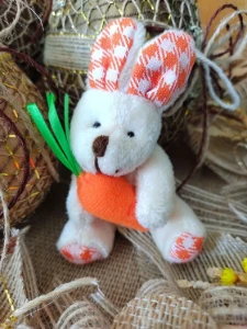 Coelhinho de Pelucia de 8cm (sentado) - Artesanato e Personalizados