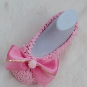 Sapatinho Rosa com Laço — 6 a 9 Meses - Artesanato e Personalizados