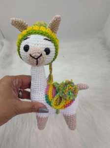 Lhama de crochê - Artesanato e Personalizados