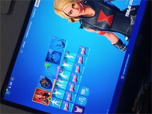 Conta de fortnite com s2