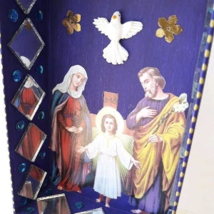 Relicário Sagrada Família com Divino - Roxo - Artesanato e Personalizados