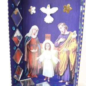 Relicário Sagrada Família com Divino - Roxo - Artesanato e Personalizados