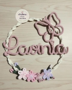Porta maternidade Flores e Borboleta personalizadas macramê - Artesanato e Personalizados