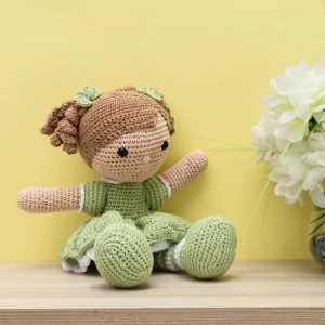 Boneca Mari em amigurumi - Artesanato e Personalizados