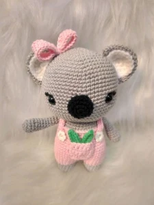 Amigurumi Coala Menina - Artesanato e Personalizados