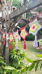 Varal de Estrelas em Crochê - Artesanato e Personalizados