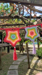 Varal de Estrelas em Crochê - Artesanato e Personalizados