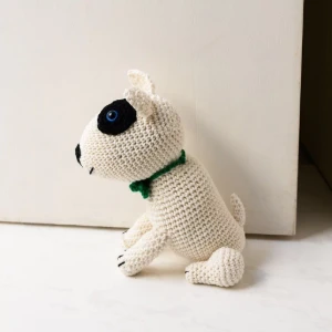 Cachorro Bacon Bull Terrier Peso de Porta em Amigurumi - Artesanato e Personalizados