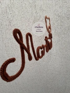Porta Maternidade Nome com Ursinho em Tricotin - Artesanato e Personalizados