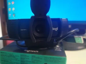 Webcam Logitech C920s PRO 1080p 30FPS, 720p 60FPS, com micro - Produtos Físicos