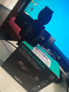 Webcam Logitech C920s PRO 1080p 30FPS, 720p 60FPS, com micro - Produtos Físicos