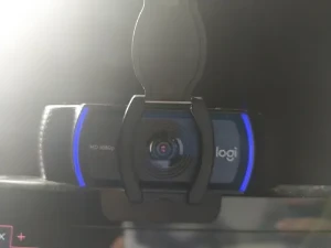 Webcam Logitech C920s PRO 1080p 30FPS, 720p 60FPS, com micro - Produtos Físicos