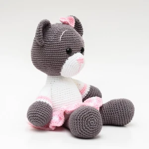 Ursa de Saia Rosa em Amigurumi - Artesanato e Personalizados
