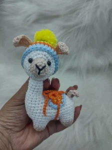 Mini Lhama De Crochê - Artesanato e Personalizados