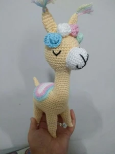 Lhama (Alpaca) em Crochê - Artesanato e Personalizados