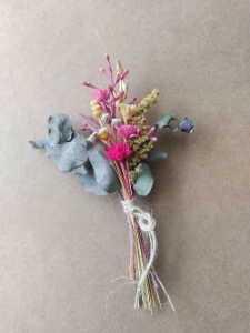 Mini Buque para Convite com flores secas - Artesanato e Personalizados