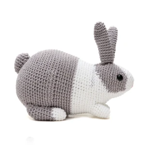 Coelho Holandês Cinza e Branco em Amigurumi - Artesanato e Personalizados