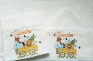 Kit Toalha de Capuz e Fralda de Ombro - Artesanato e Personalizados