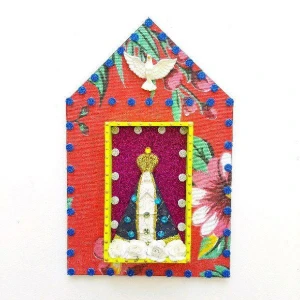 Capelinha de Madeira e Chita "N. S. Aparecida" - Artesanato e Personalizados