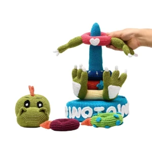 Brinquedo educativo Dinotower em amigurumi - Artesanato e Personalizados