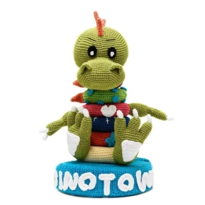 Brinquedo educativo Dinotower em amigurumi - Artesanato e Personalizados
