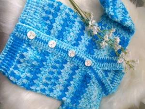 Casaquinho de Croche para bebe - Artesanato e Personalizados