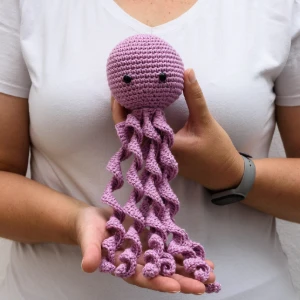 Polvo Newborn Lilás Amigurumi - Artesanato e Personalizados