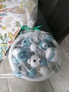 Mobile de Croche com Ursinhos e Bolinhas - Artesanato e Personalizados