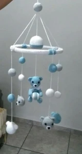 Mobile de Croche com Ursinhos e Bolinhas - Artesanato e Personalizados
