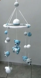 Mobile de Croche com Ursinhos e Bolinhas - Artesanato e Personalizados