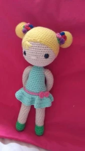 Boneca em croche Amigurumi - Cloe - Artesanato e Personalizados