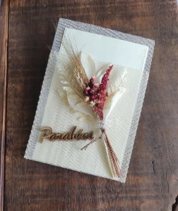 Cartão Artesanal com Mini Buquê Marsala de 12 cm - Artesanato e Personalizados