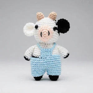 Vaquinha Amigurumi - Artesanato e Personalizados