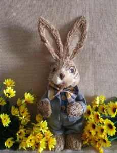 Coelho Rústico com terno de juta Jeans (30cm) - Artesanato e Personalizados