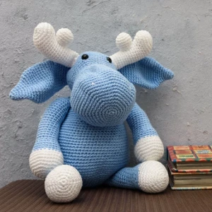 Alce em amigurumi - Artesanato e Personalizados