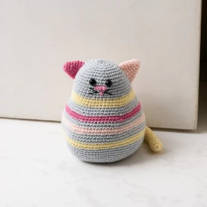 Gato Listrado Peso de Porta em Amigurumi - Artesanato e Personalizados
