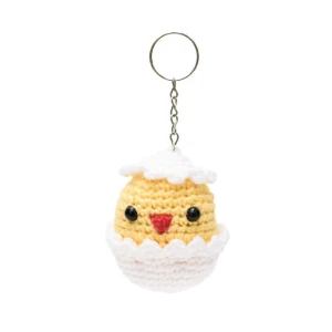 Chaveiro Pintinho no ovo em amigurumi - Artesanato e Personalizados