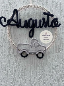 Porta Maternidade + Móbile decorativos macramê com tricotin - Artesanato e Personalizados