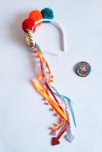 Tiara Festa Junina com Pompons - Artesanato e Personalizados