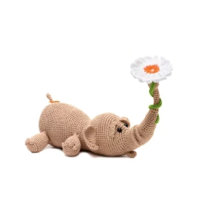 Elefante com Margarida em Amigurumi - Artesanato e Personalizados