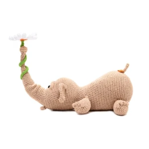 Elefante com Margarida em Amigurumi - Artesanato e Personalizados