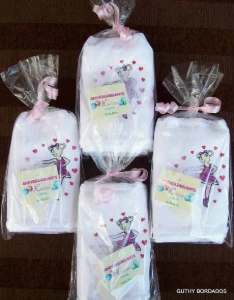 Toalha Personalizada para Lembrancinha Infantil - Artesanato e Personalizados