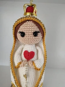 Santinha em Crochê - Nossa Senhora de Fátima - Artesanato e Personalizados