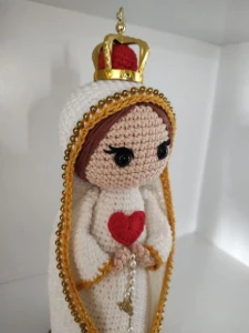 Santinha em Crochê - Nossa Senhora de Fátima - Artesanato e Personalizados