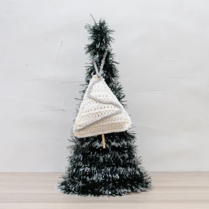 Enfeite Arvore de Natal Off White em Amigurumi - Artesanato e Personalizados