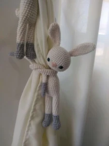 Segura Cortina Coelhinho - Artesanato e Personalizados