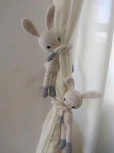 Segura Cortina Coelhinho - Artesanato e Personalizados