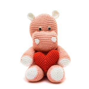 Hipopótamo com Coração em amigurumi - Artesanato e Personalizados